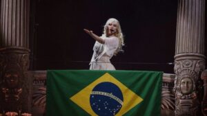 Brasil: Lady Gaga reunió 2,1 millones de personas en el concierto más grande de su carrera