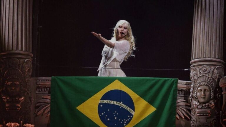 Brasil: Lady Gaga reunió 2,1 millones de personas en el concierto más grande de su carrera