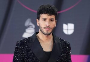 Sebastián Yatra muestra su lado más íntimo en «Milagro», su nuevo álbum